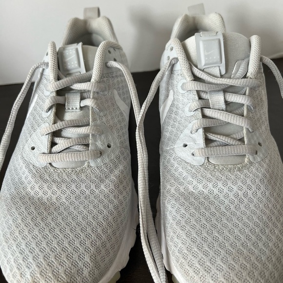 Nike White Athletic Shoes with Cushioned Sole - Picture 1 of 6